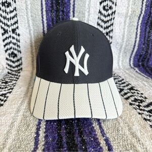 New Era New York Yankees Medium/Large Hat Cap Pinstripe 39thirthy MLB Ghost AL